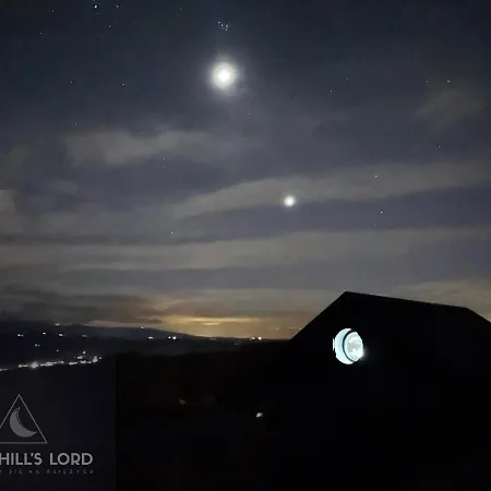 Moon Hill's Lord Апартаменты *