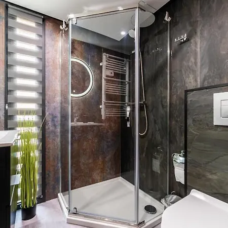 Moon Hill's Lord Апартаменты *