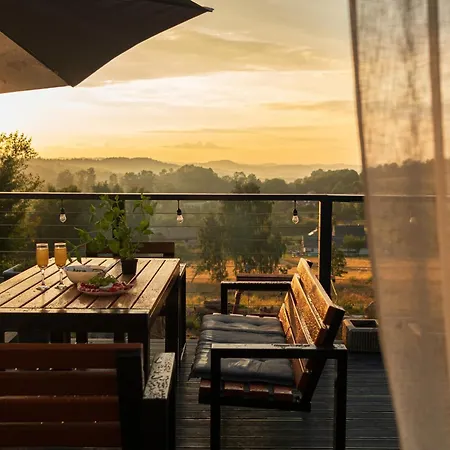 Moon Hill's Lord Апартаменты Jezow Sudecki