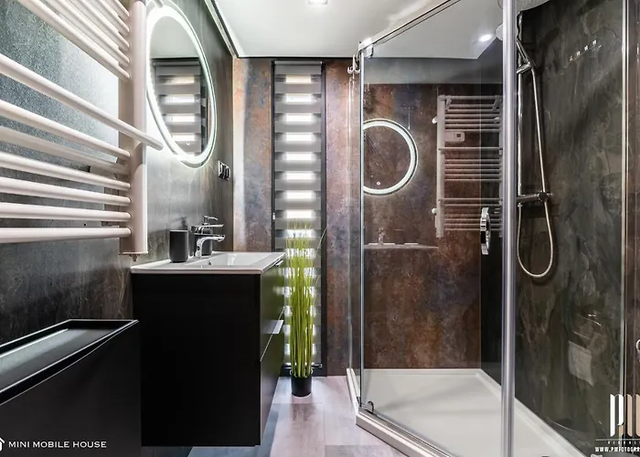 Moon Hill's Lord Apartment