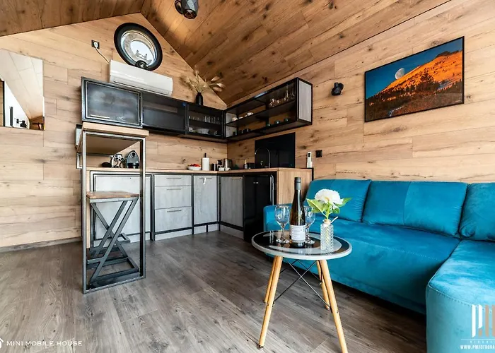 Moon Hill's Lord Apartment *